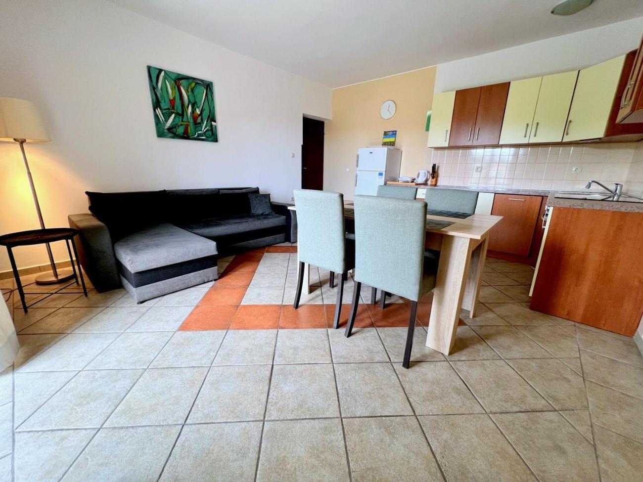 Apartments Muntidor Palit Chambre photo